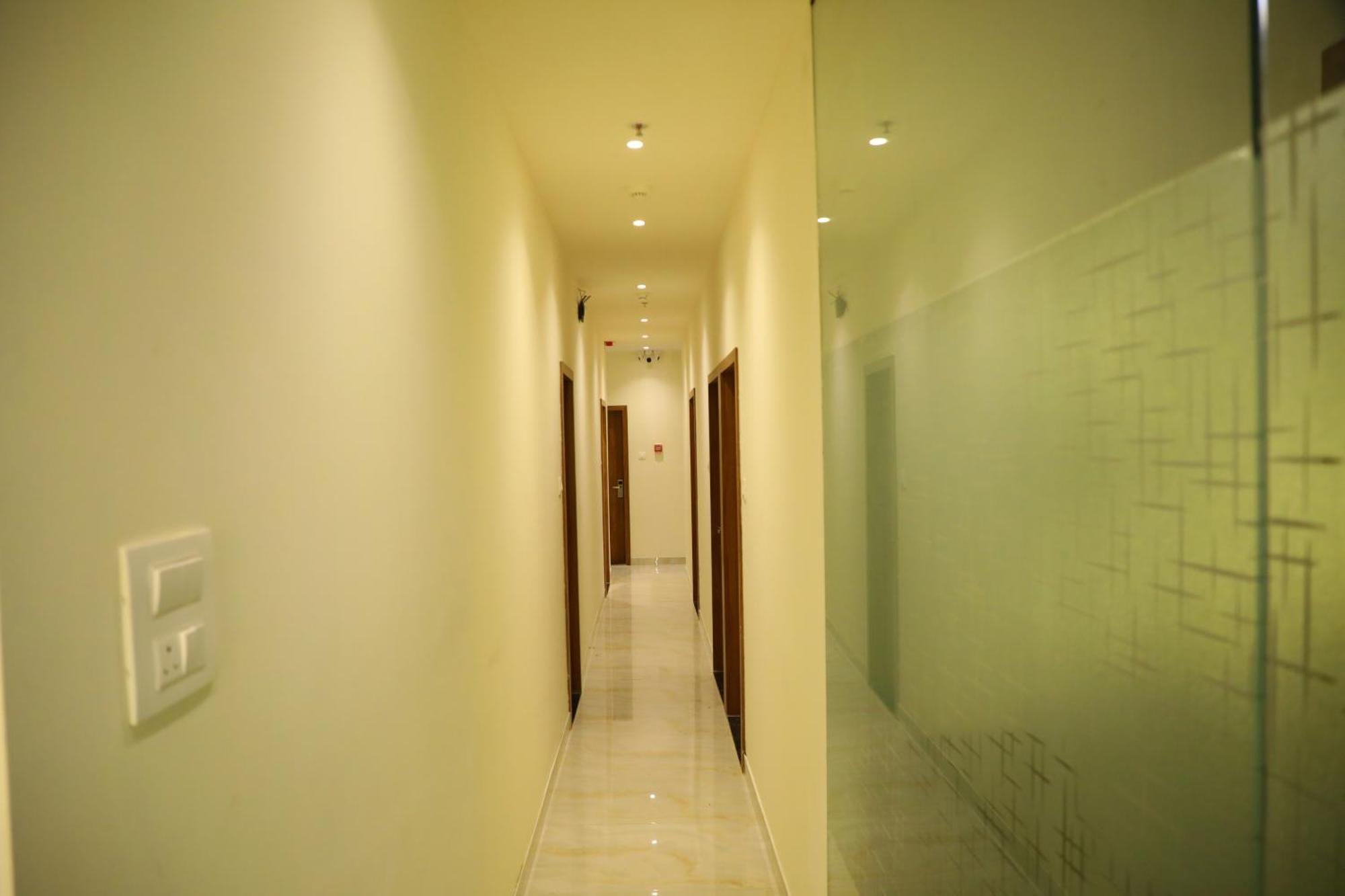 Hotel Bellamont ムンバイ エクステリア 写真